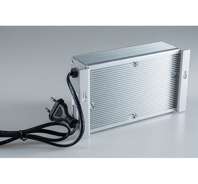 Абонентский усилитель ARCOTEL HA830R65-220V c обратным каналом 5-65 Мгц